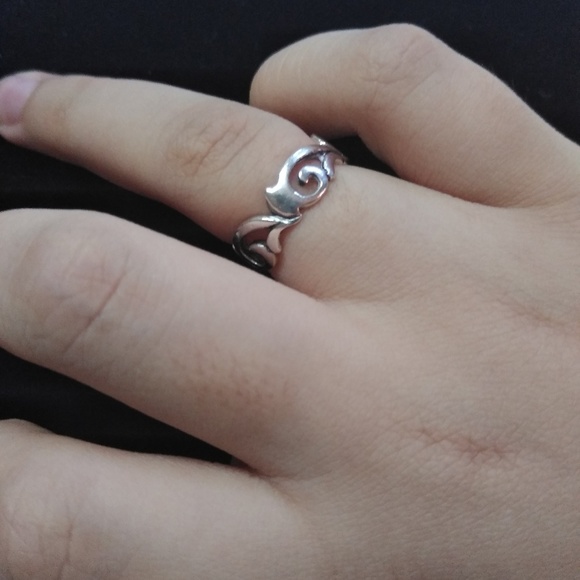 925 Sterling Silver 🌊 Wave Ring - Picture 2 of 2